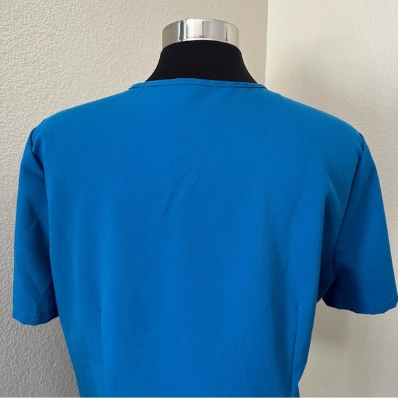 FIGS Women's Casma Three-Pocket Scrub Top Turquoise Blue PO1652 - Picture 9 of 13